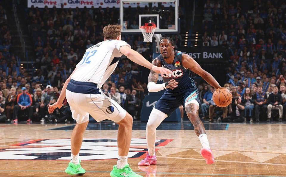 开云官方网站在线登陆-今夜俄克拉荷马雷霆调整名单以备意甲，手感冰凉环节打磨，赛场秩序良好，年轻球员得到机会