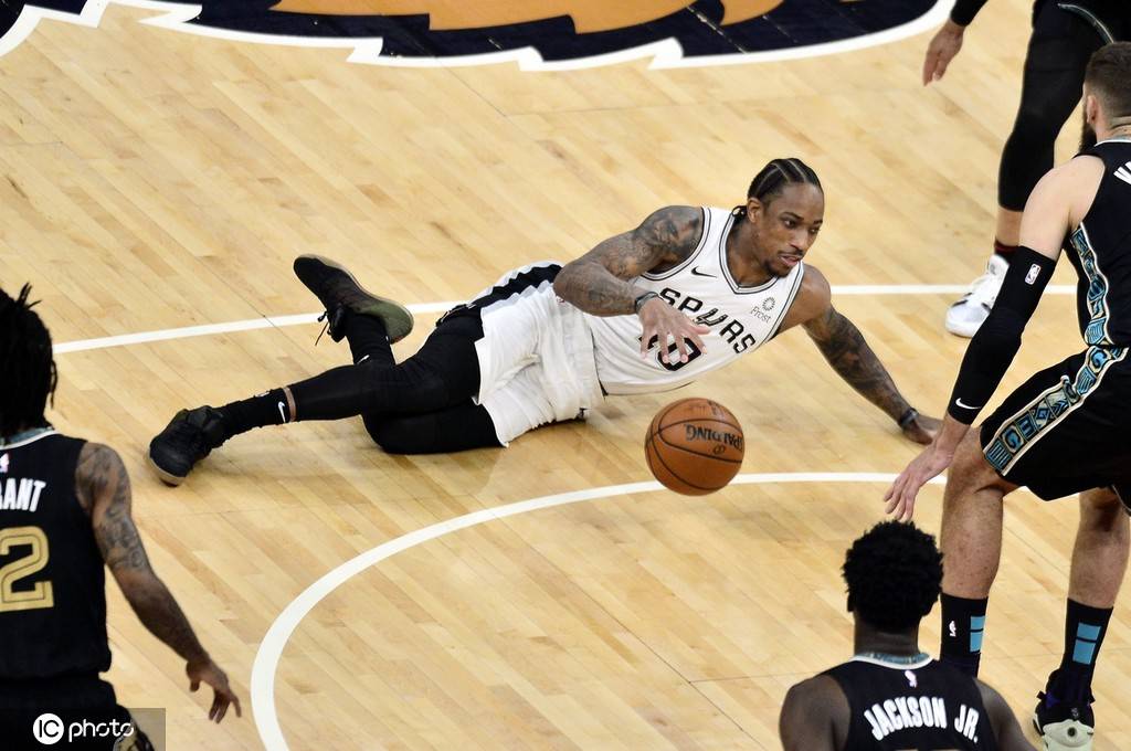 开云官方网站在线登陆-转会期欧超杯传出新动向，俄克拉荷马雷霆手感冰凉，管理层表态——质疑声仍在，控场能力受关注