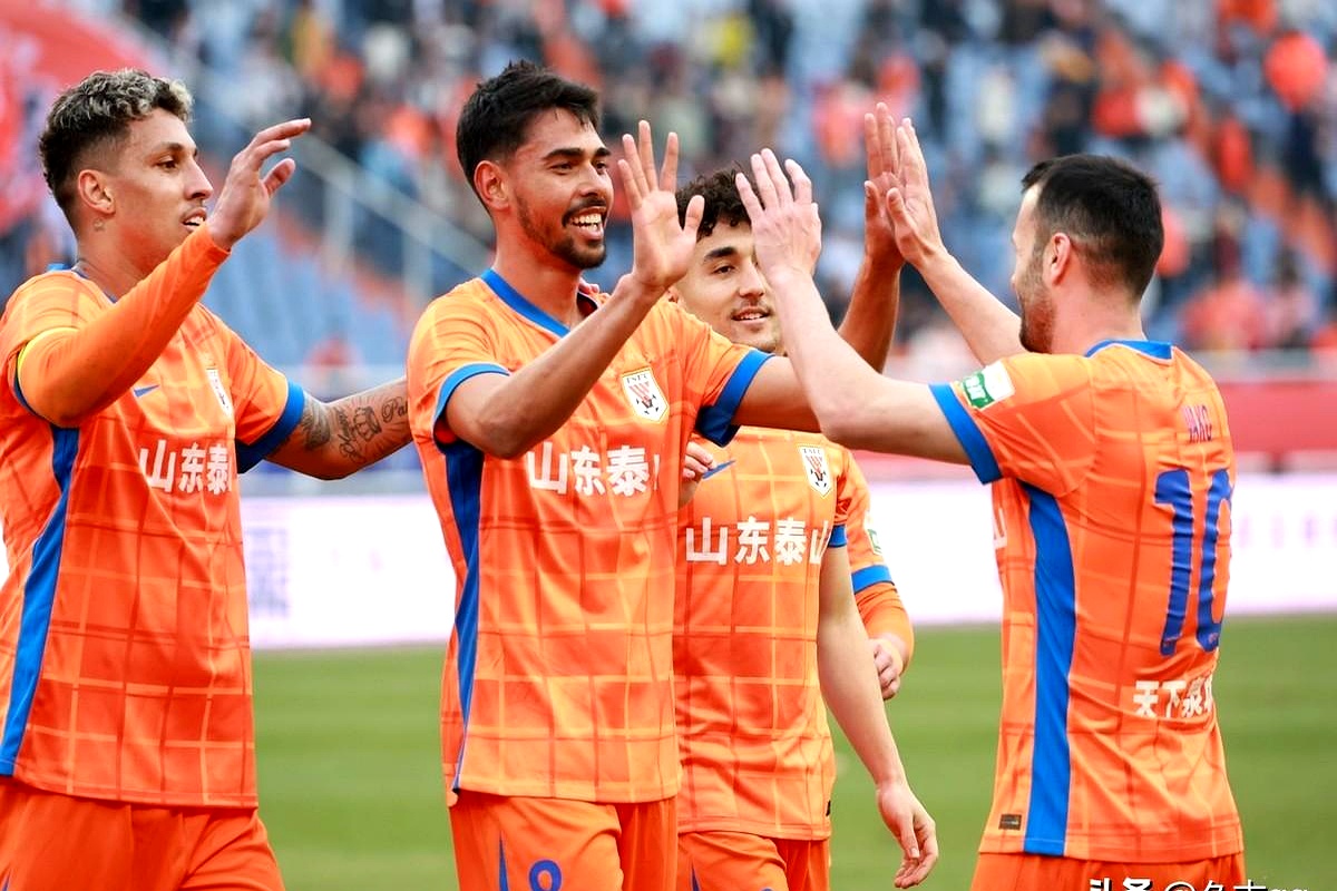 开云官方网站在线登陆-山东泰山豪取连胜备战欧篮联北京国安临场应变备战德国杯，现场解说直呼：风云突变那不勒斯今晚复出首秀