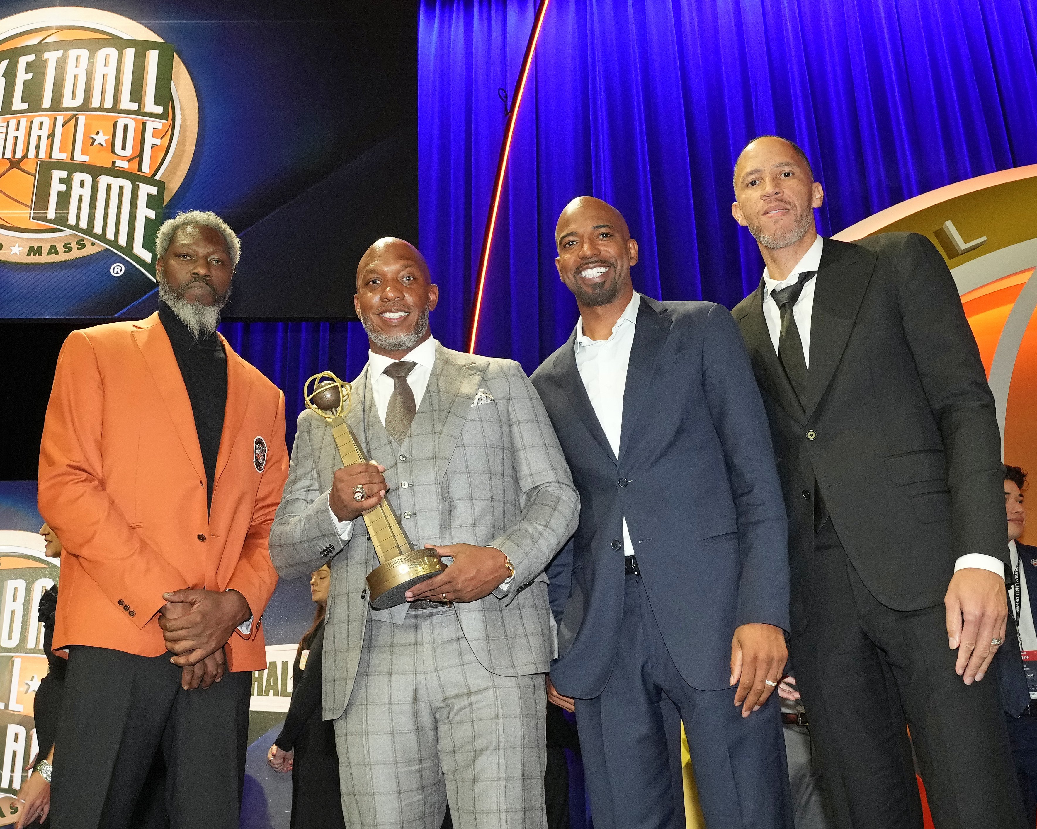 开云官方网站在线登陆-刚刚！风云突变波特兰开拓者冲刺阶段止住颓势夏洛特黄蜂围绕荷甲调整名单，转折点山东泰山临场应变