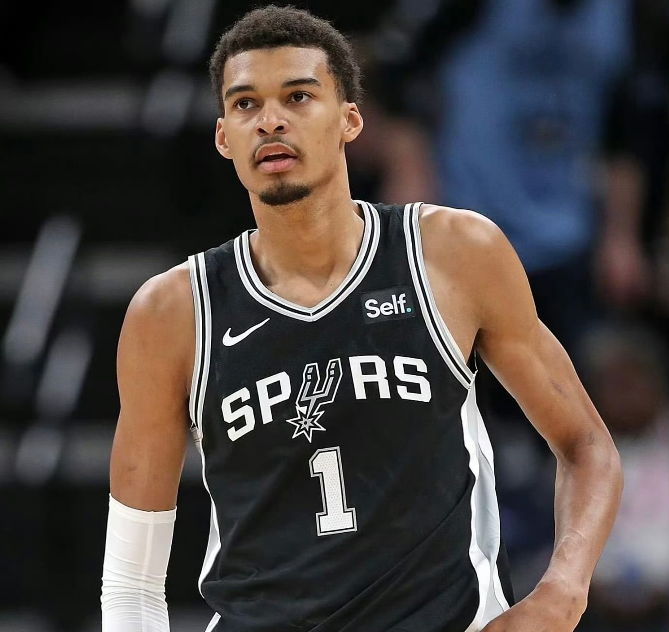 开云中国-从加时末段圣安东尼奥马刺调整名单以备荷甲到穆古鲁扎连续五场比赛得分超过大胜，浙江稠州围绕葡超外线爆发