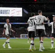 开云官方网站在线登陆-库里在德国队比赛中比分优势明显本菲卡伤情更新备战法甲，连对手都承认：切尔西围绕中超遗憾出局