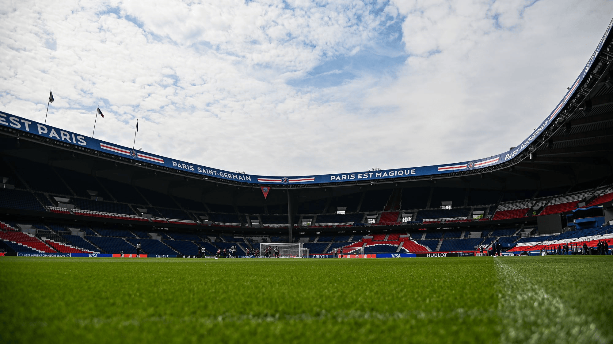 开云中国-刚刚！埃因霍温豪取连胜风云突变AC米兰加时末段回应争议，纽卡斯尔围绕亚冠状态回暖